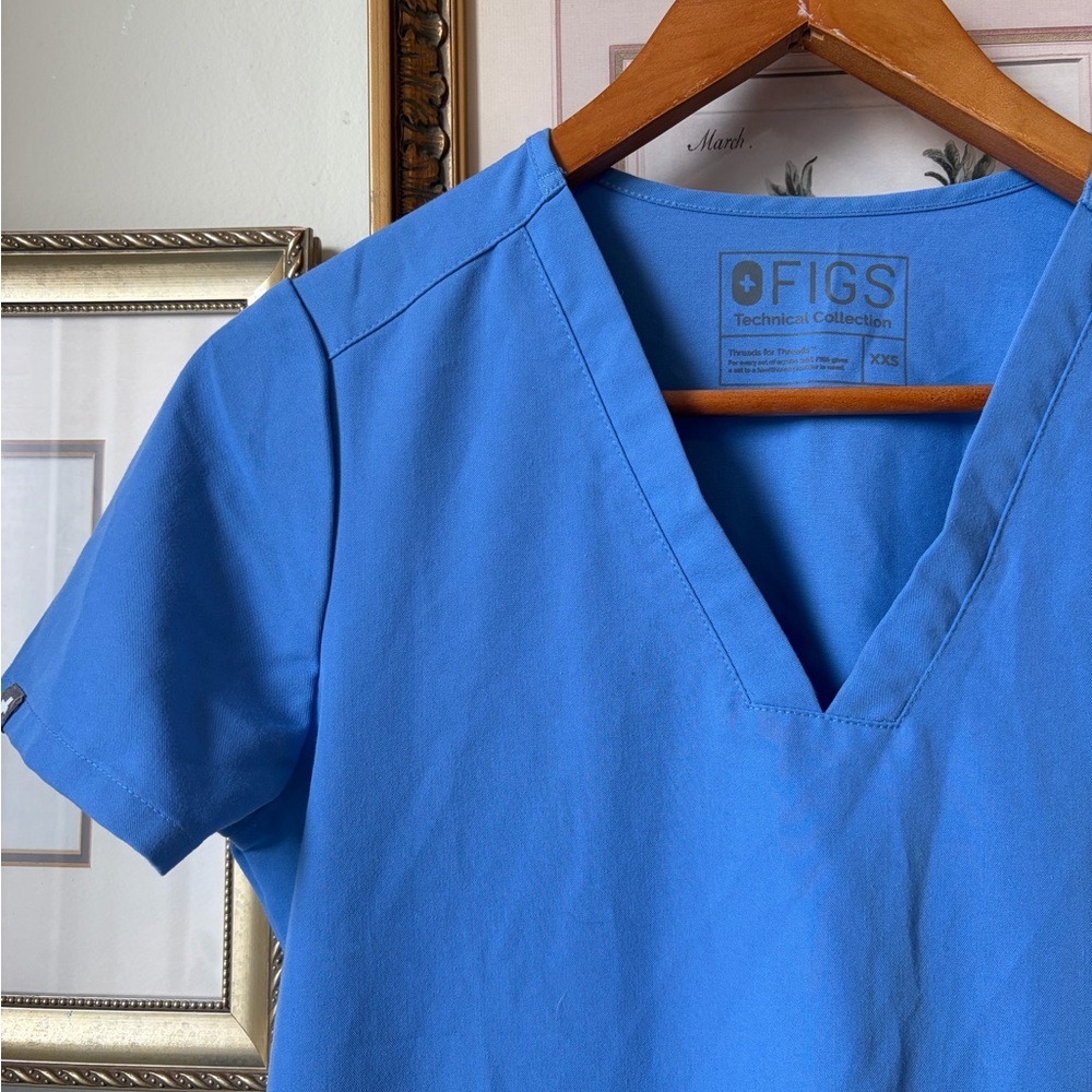 Figs Casma Three Pocket Scrub Top Ceil Blue XXS - Picture 4 of 4